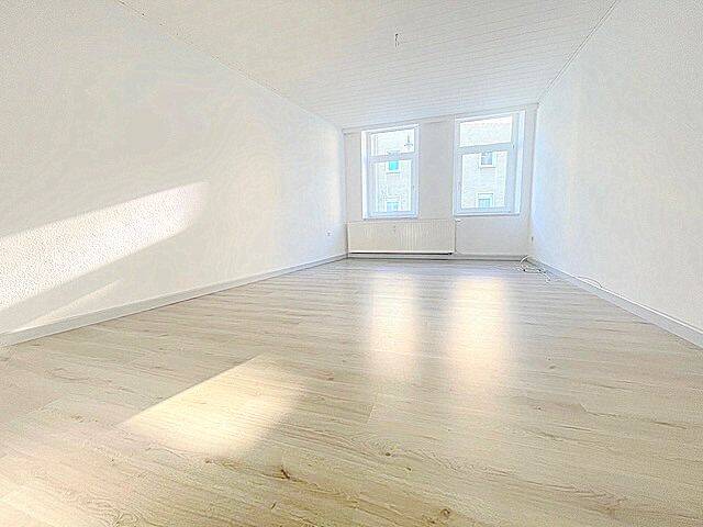 Etagenwohnung Lützen - 4 Zimmer, 110 m&sup2;, 850&euro; | Angebot:25689033