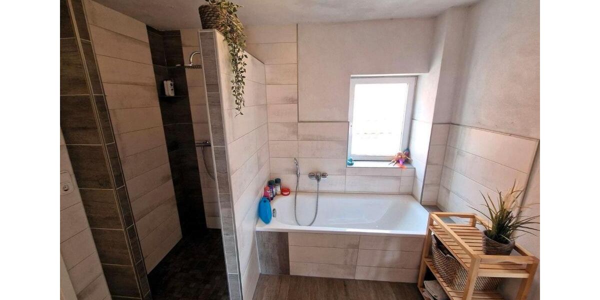 Einfamilienhaus Hohenmölsen - 5 Zimmer, 120 m&sup2;, 180.000&euro; | Angebot:26391263