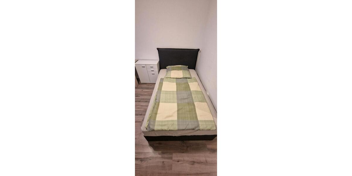 Etagenwohnung Schkeuditz - 1 Zimmer, 18 m&sup2;, 700&euro; | Angebot:25793056