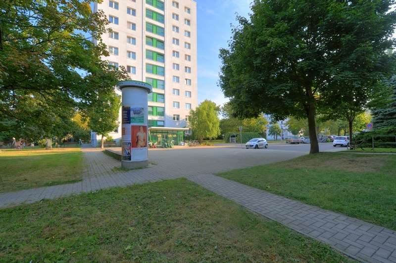 Wohnung zum Mieten in Halle 220 € 26.3 m²
