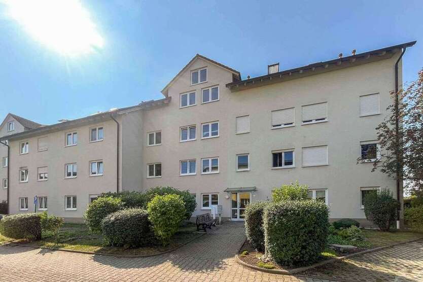 Wohnung zum Kaufen in Naunhof 120.000 € 67.61 m²