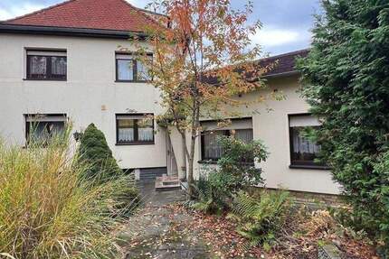 Großzügiges Reihenendhaus -den Kindern zuliebe ,ruhige Lage, kein Verkehr 5 zimmer