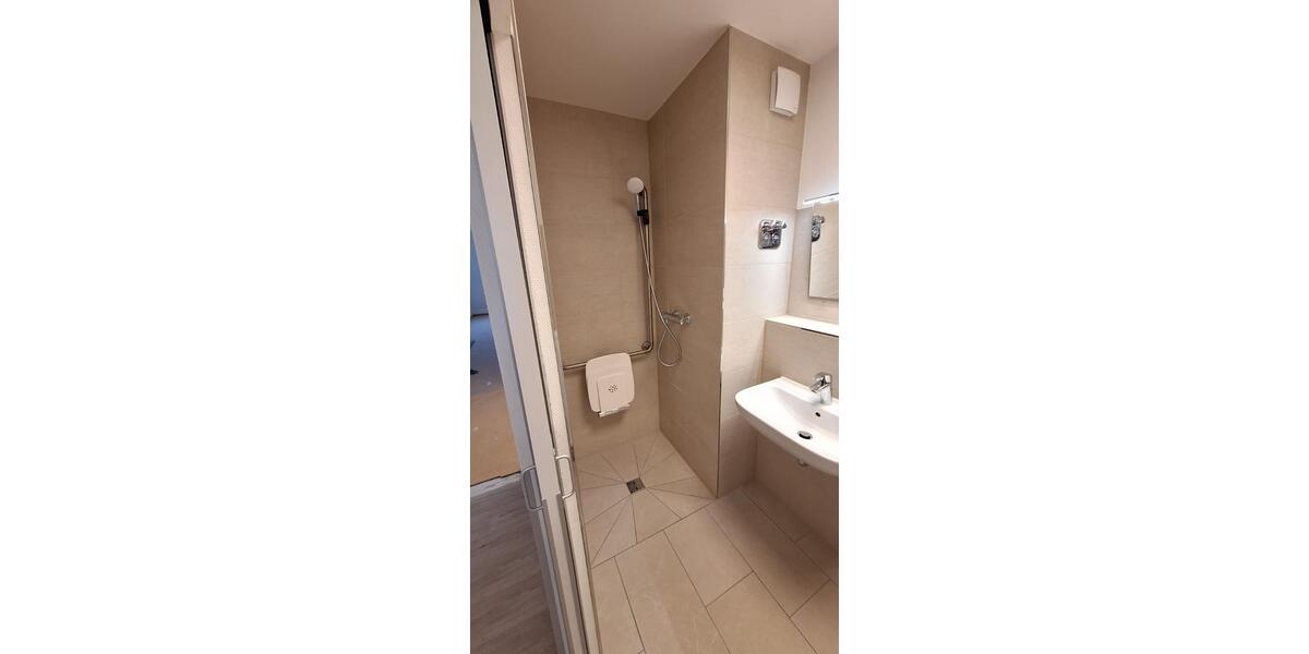 Dachgeschoßwohnung Lützen - 1 Zimmer, 28 m&sup2;, 321&euro; | Angebot:24465364