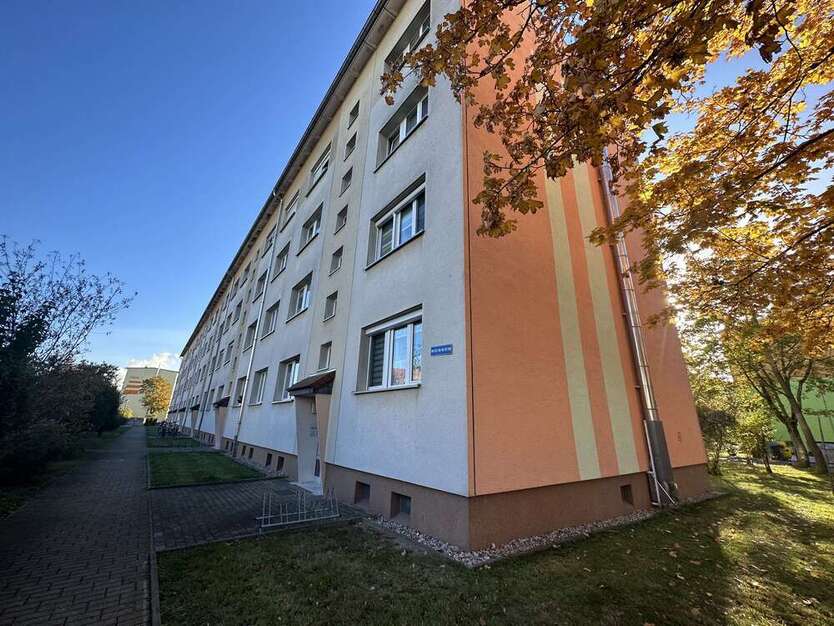 Wohnung zum Kaufen in Zwenkau 106.000 € 59 m²