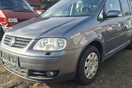 VW Touran 269.027 km 1.850 &euro; Borna 04552