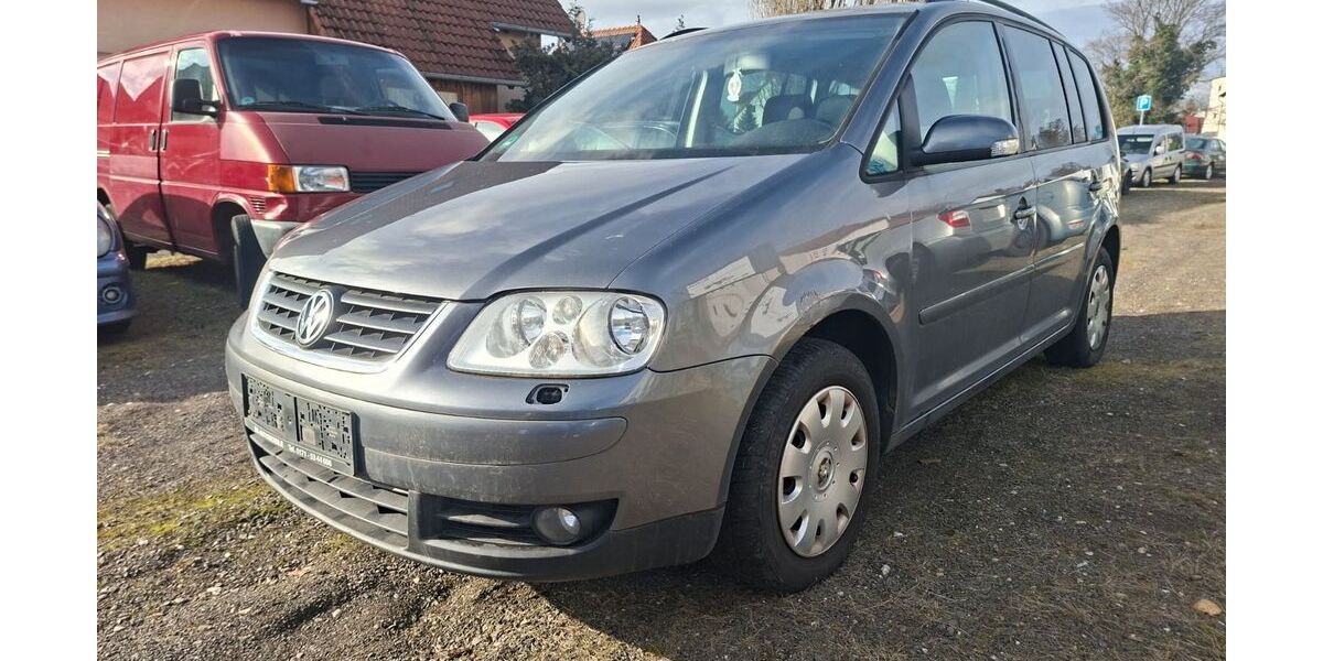 VW Touran 269.027 km 1.850 &euro; Borna 04552