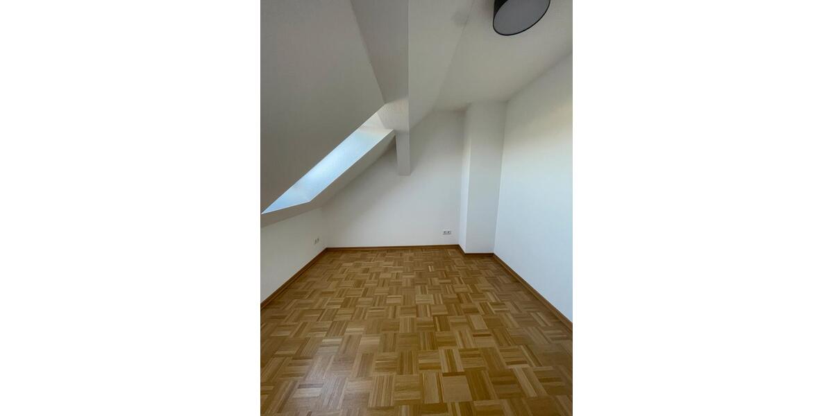 Dachgeschoßwohnung Markkleeberg - 3 Zimmer, 68 m&sup2;, 820&euro; | Angebot:26251945
