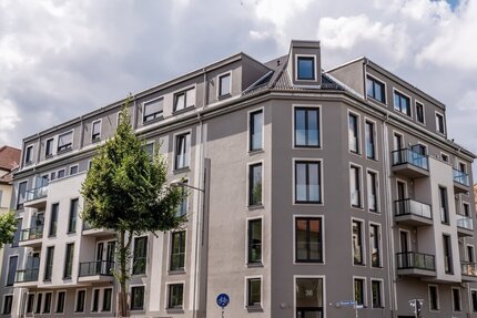 großzügiges 1 Zimmer Apartment mit Balkon