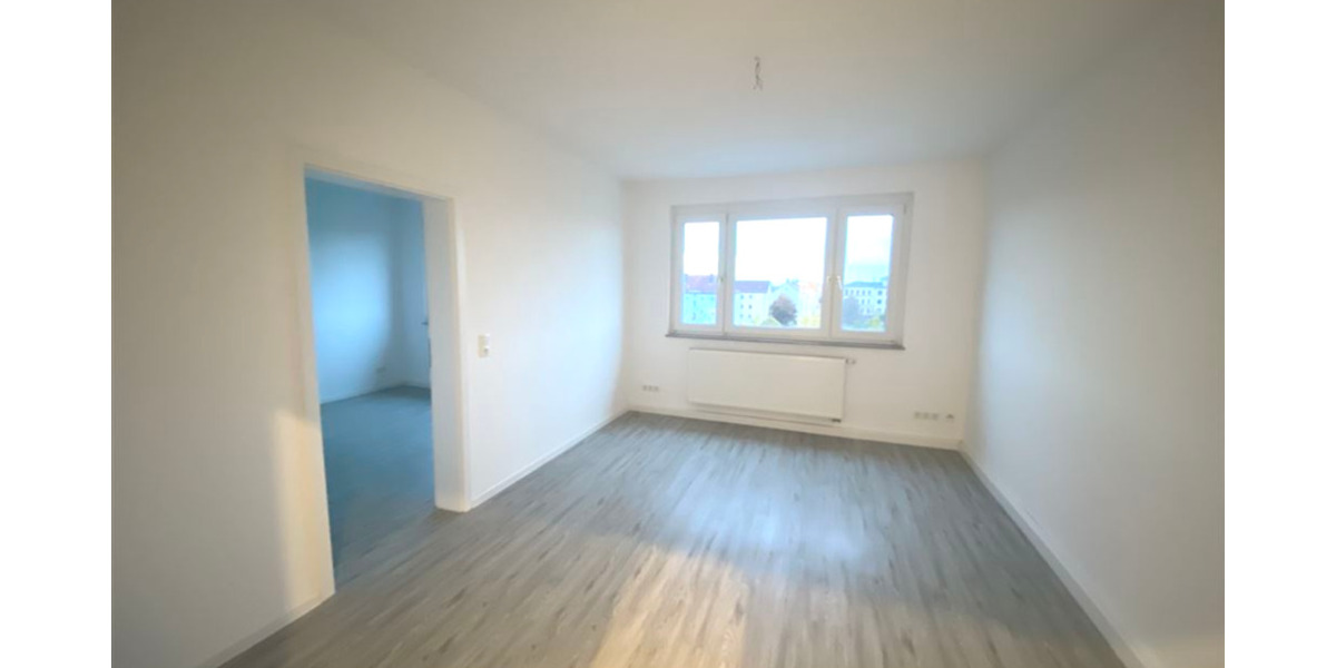 Wurzen* helle 2 Zimmer-Wohnung* neu renoviert* sep. Küche*Tageslichtbad mit Dusche* 2 zimmer