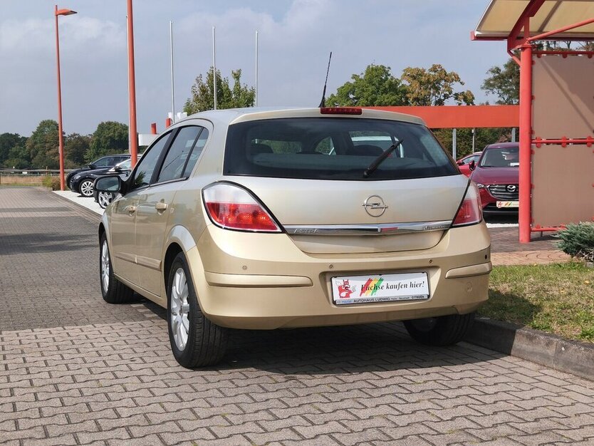 Astra Edition 1.6 Automatik/Klima/8x bereift