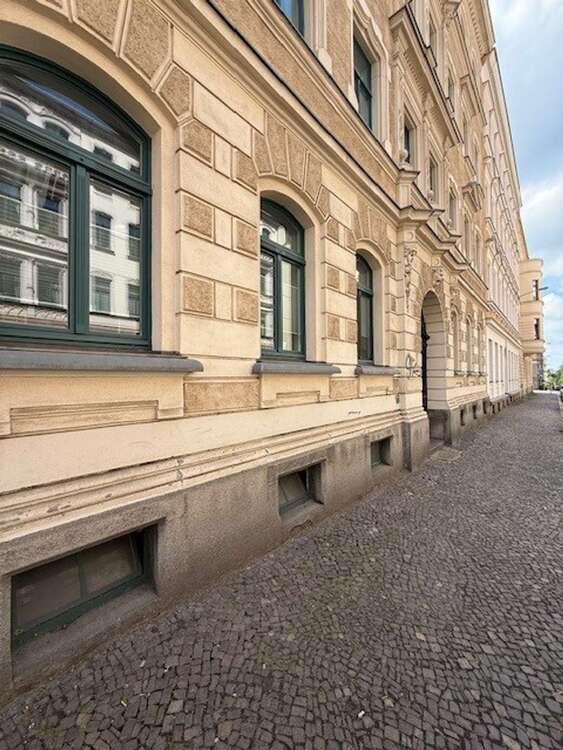Wohnung zum Kaufen in Leipzig 150.000 € 70.87 m²