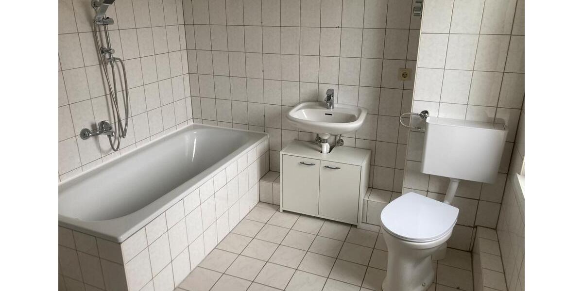 Etagenwohnung Borna - 3 Zimmer, 68 m&sup2;, 450&euro; | Angebot:26339651