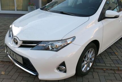 Toyota Auris 147.000 km 9.990 € Lucka 04613