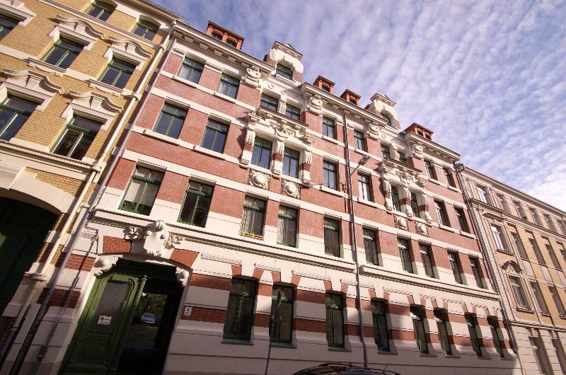 Plagwitz+2 Zimmer+Bad mit Dusche und Wanne zimmer