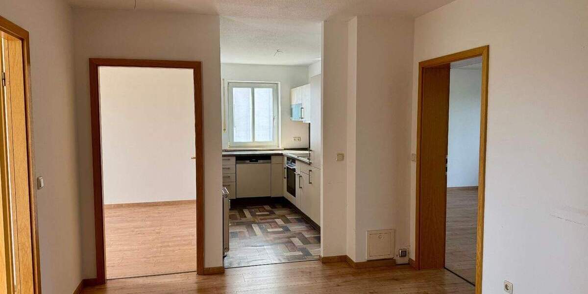 Etagenwohnung Schkeuditz Dölzig - 3 Zimmer, 76 m&sup2;, 170.000&euro; | Angebot:25701608