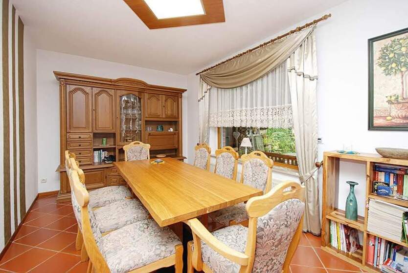 Landsberg OT Queis: Einfamilienhaus mit Wintergarten, Pool, Sauna, Garage, Keller 5 zimmer