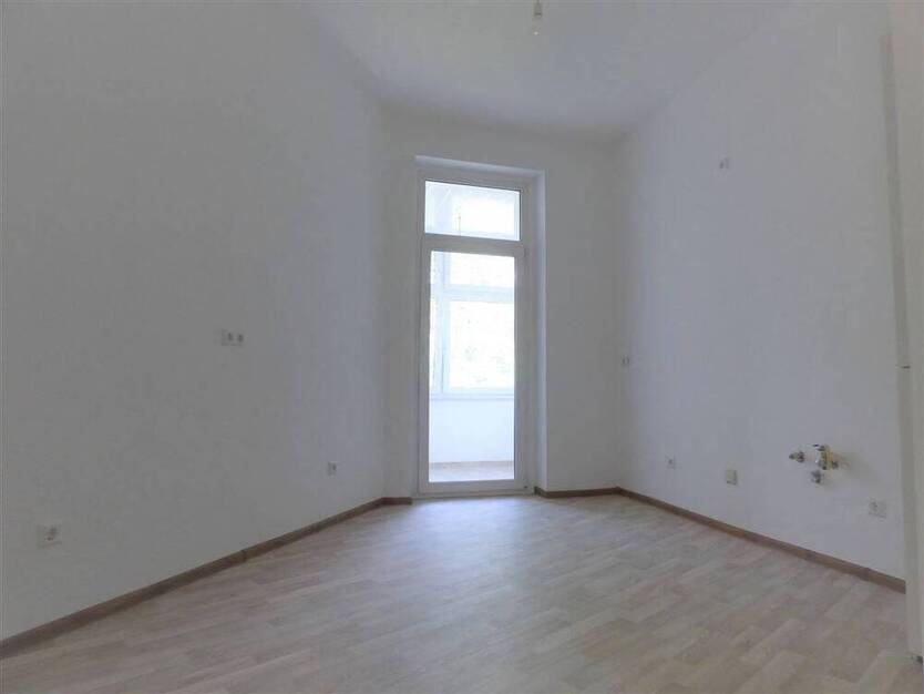 Leutzsch - Schöne 3 Zi.- Whg., Gäste WC, Loggia, frisch saniert!