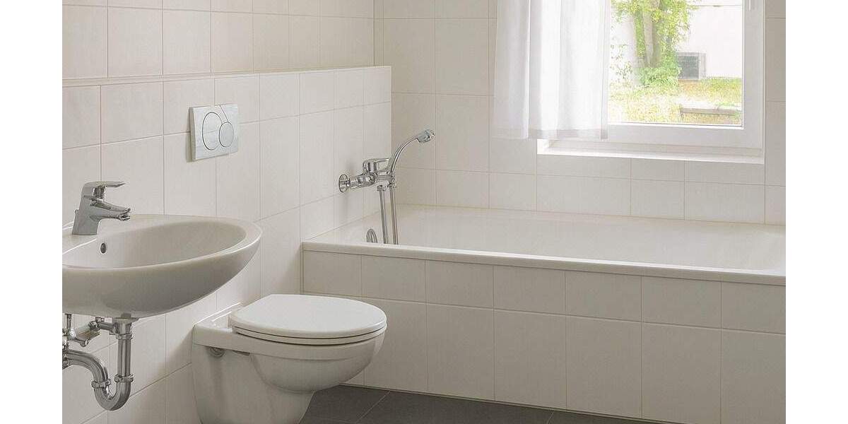 2007 kernsaniert: Moderne Wohnung mit Balkon und eigenem Garten 2 zimmer