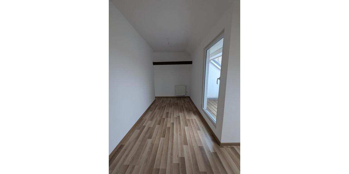 Dachgeschoßwohnung Leipzig Südost - 4 Zimmer, 145 m&sup2;, 1.099&euro; | Angebot:25717040
