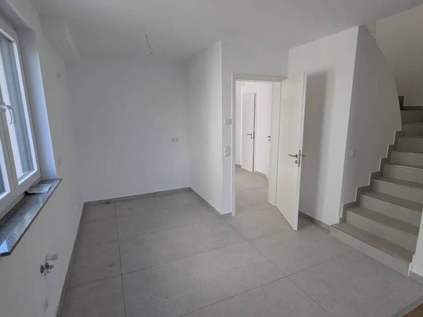 Ihr Haus zur Miete! 6 Zimmer mit Garten I 2 Stellplätze I 2 Bäder