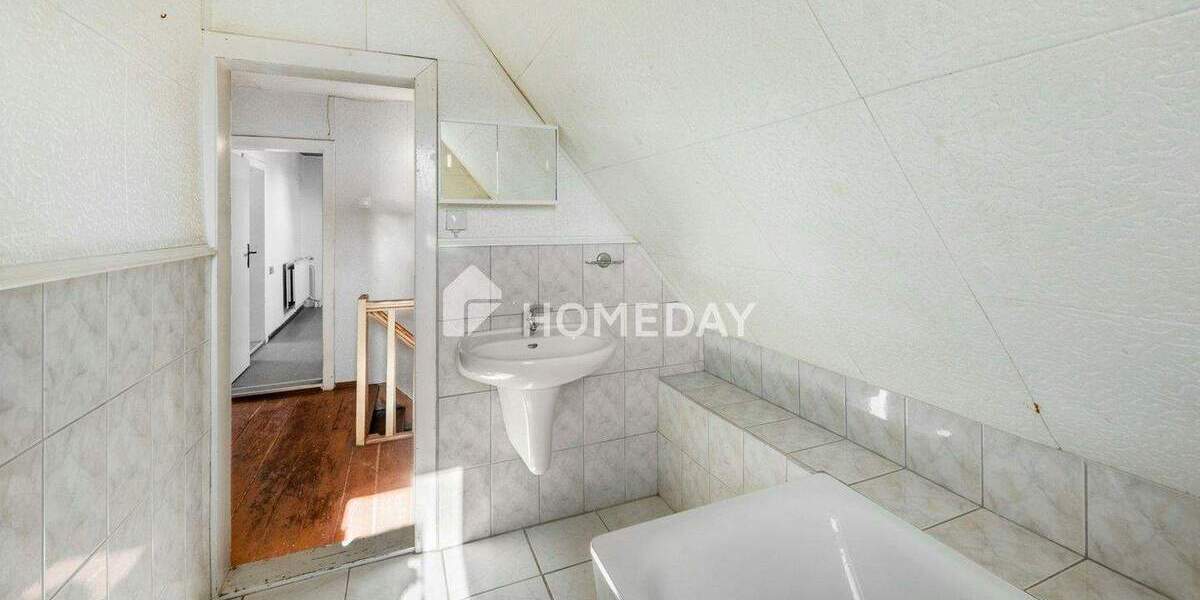 Einfamilienhaus Schkeuditz Wolteritz - 8 Zimmer, 150 m&sup2;, 260.000&euro; | Angebot:25775243