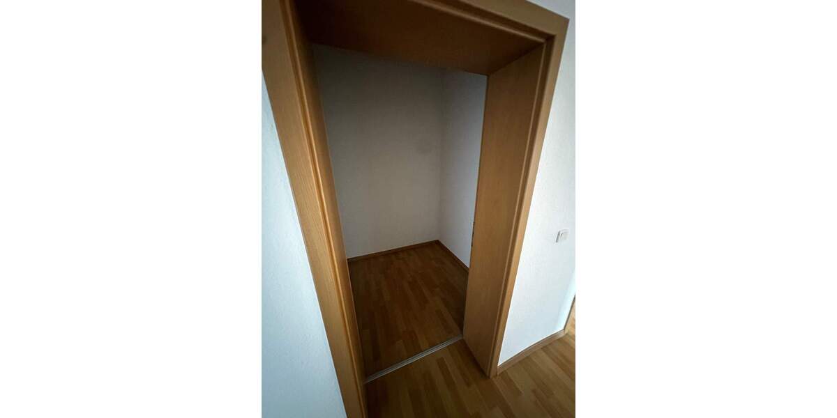 Etagenwohnung Merseburg Kötzschen - 5 Zimmer, 127 m&sup2;, 889&euro; | Angebot:26217767