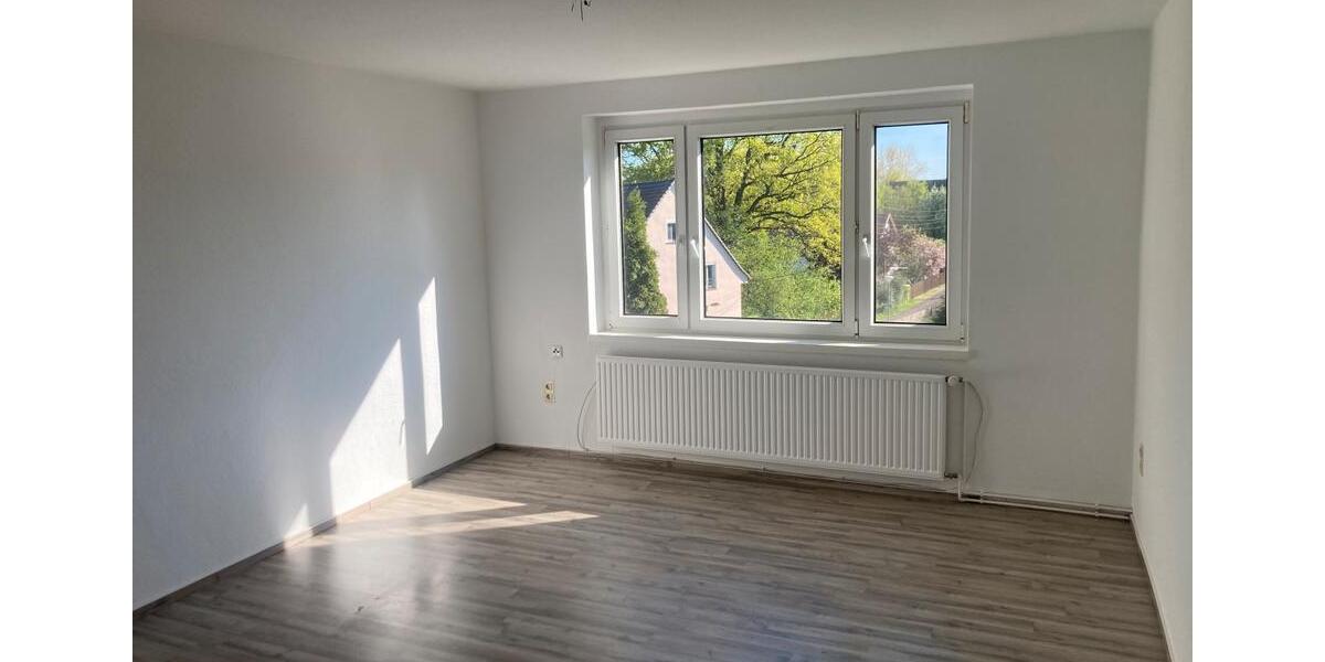 Etagenwohnung Borna - 3 Zimmer, 66 m&sup2;, 450&euro; | Angebot:26340978