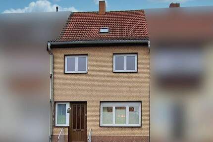 Reihenhaus mit Ausbaupotenzial und pflegeleichtem Grundstück in beliebter Lage von Merseburg. 3 zimmer