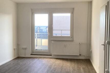 Renovierte 2 Zimmer Wohnung mit Balkon in der Nähe vom Kulkwitzer See! 2 zimmer