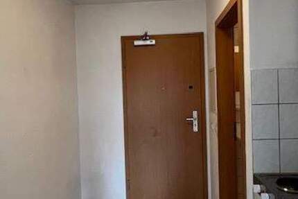 * Kompakte 1-Zimmer mit Dusche, EBK, Tiefgarage, Aufzug und Laminat in Bestlage * 1 zimmer