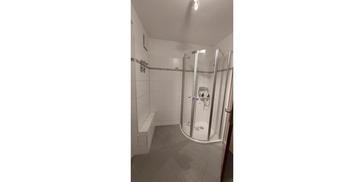 Etagenwohnung Leipzig Südwest - 2 Zimmer, 72 m&sup2;, 1.100&euro; | Angebot:26338574