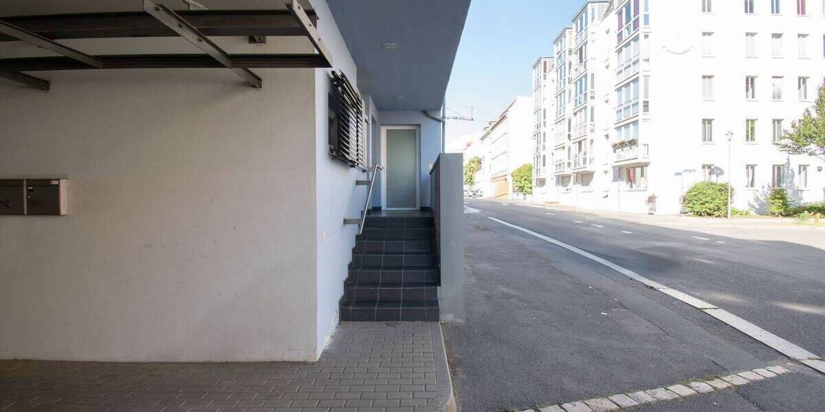 KOMPAKT & VIELSEITIG Bezugsfreie 1,5-Raum-Wohnung mit Balkon, Tageslichtbad und PKW-Stellplatz 1 zimmer