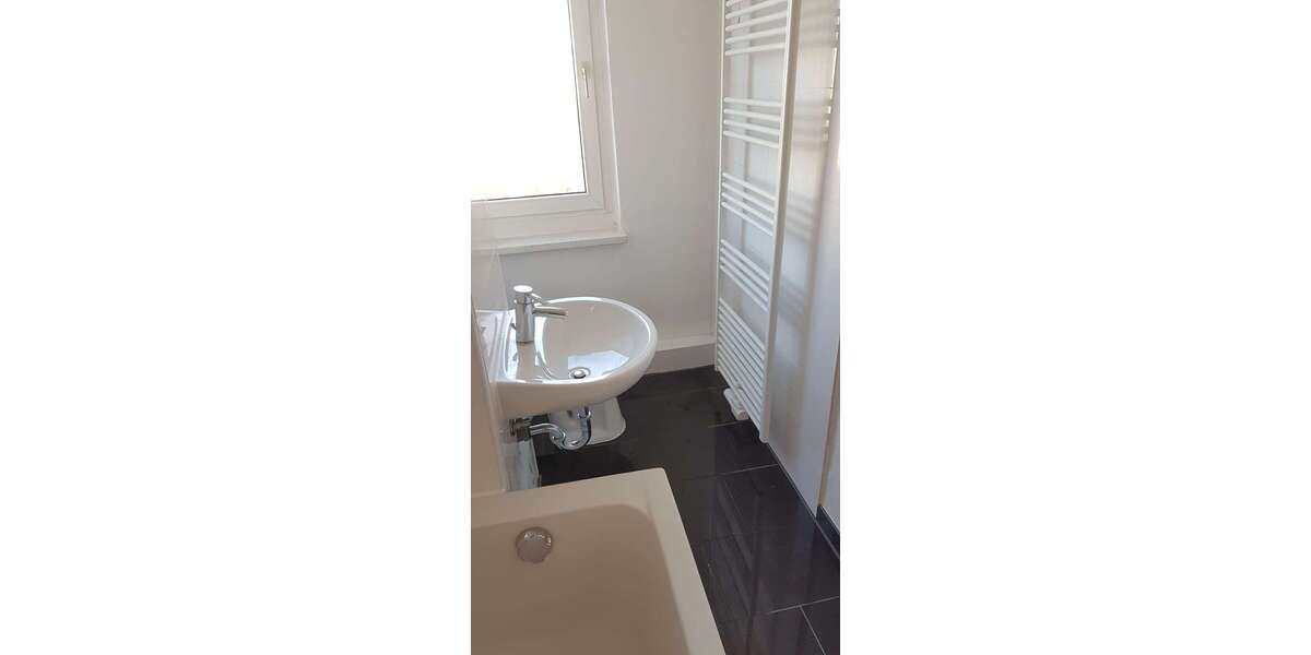 Etagenwohnung Pegau - 3 Zimmer, 65 m&sup2;, 470&euro; | Angebot:26465628