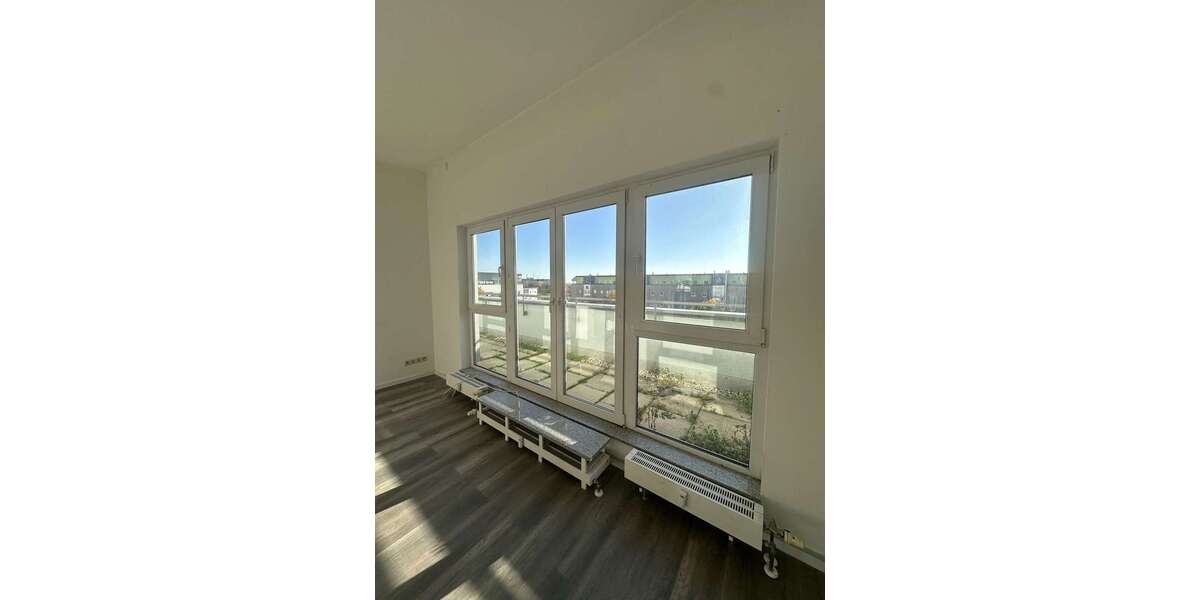 ++Große und Helle 3-Raumwohnung im Dachgeschoss++ 3 zimmer