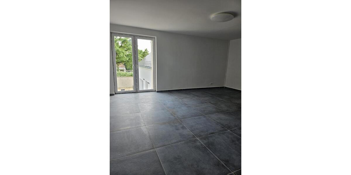 Sonnige, geräumige, neu sanierte Wohnung 5 zimmer