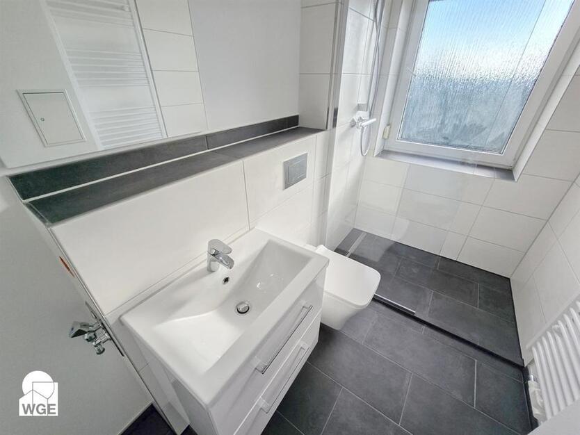 2-Zimmer-Wohnung, frisch saniert! zimmer