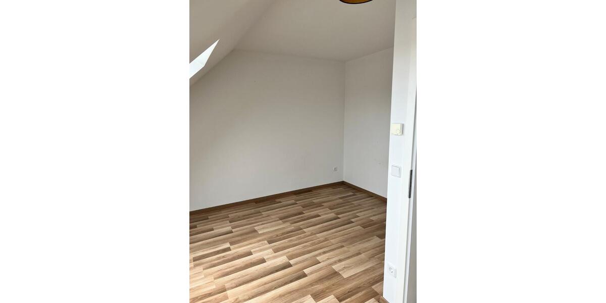Reihenhaus Delitzsch - 5 Zimmer, 142 m&sup2;, 1.499&euro; | Angebot:26129553