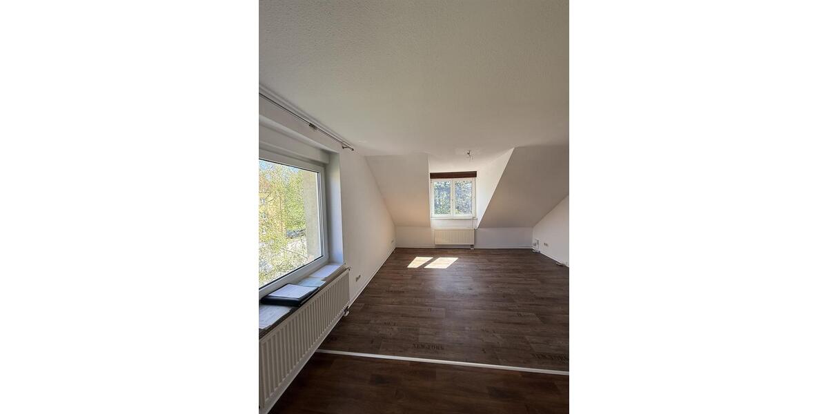 Dachgeschoßwohnung Borna - 3 Zimmer, 50 m&sup2;, 320&euro; | Angebot:26562163