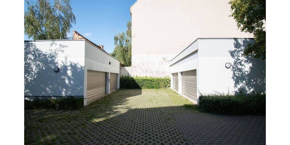 HIER BLEIBEN KEINE WÜNSCHE OFFEN Moderne 2-Raum-Wohnung mit Balkon, EBK & PKW-Stellplatz 2 zimmer