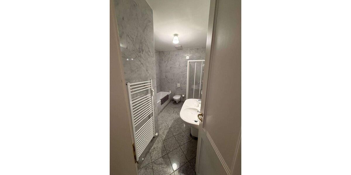Etagenwohnung Leipzig Mitte - 4 Zimmer, 142 m&sup2;, 2.588&euro; | Angebot:26404478