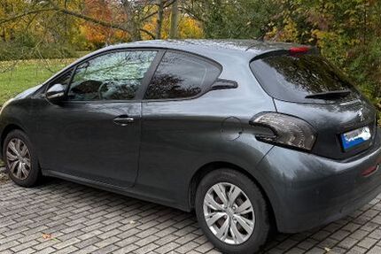 Peugeot 208 108.843 km 3.500 € Halle (Saale) 06126