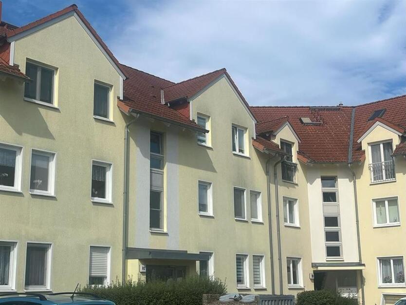 Attraktive Singlewohnung mit großem Gartenanteil, EBK und Stellplatz zimmer