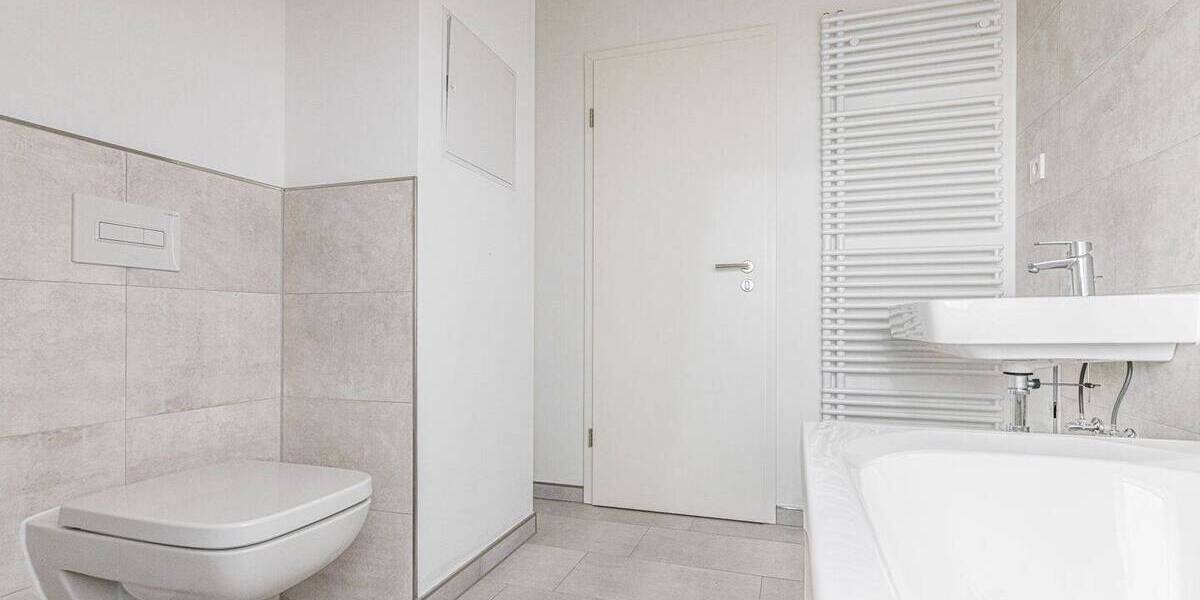 Helle 2-Zimmer-Wohnung - frisch renoviert im Dachgeschoss 2 zimmer