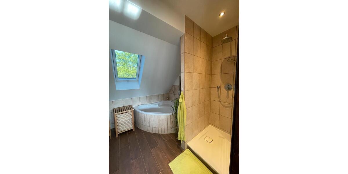 Dachgeschoßwohnung Böhlen - 3 Zimmer, 81 m&sup2;, 1.000&euro; | Angebot:26301254