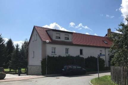 charmante Mehr-Etagenwohnung in Oelzschau ab 01.06.2025 neu zu vermieten