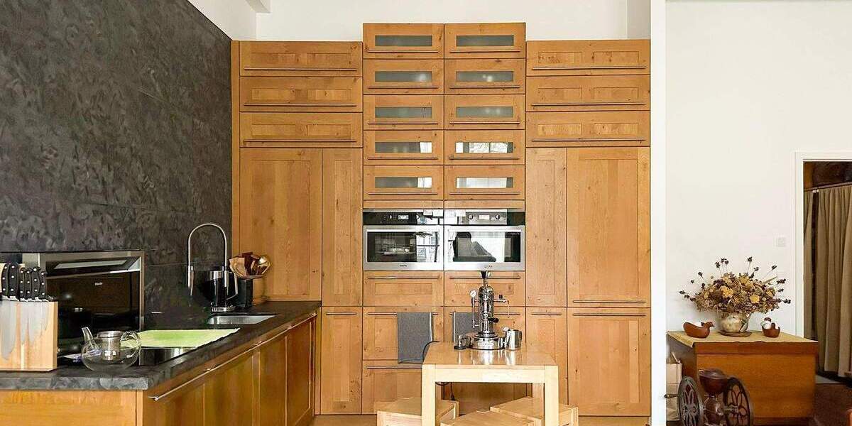 Bald frei! Loft-Wohnung mit Balkon l EBK l 2 TG-Stellplätzen & Wellnessbereich 4 zimmer