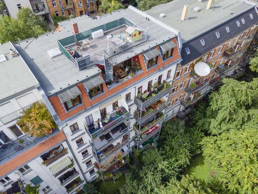 Penthouse am Clara-Zetkin-Park mit Dachterrasse, Stellplatz und Lift, befristete Vermietung