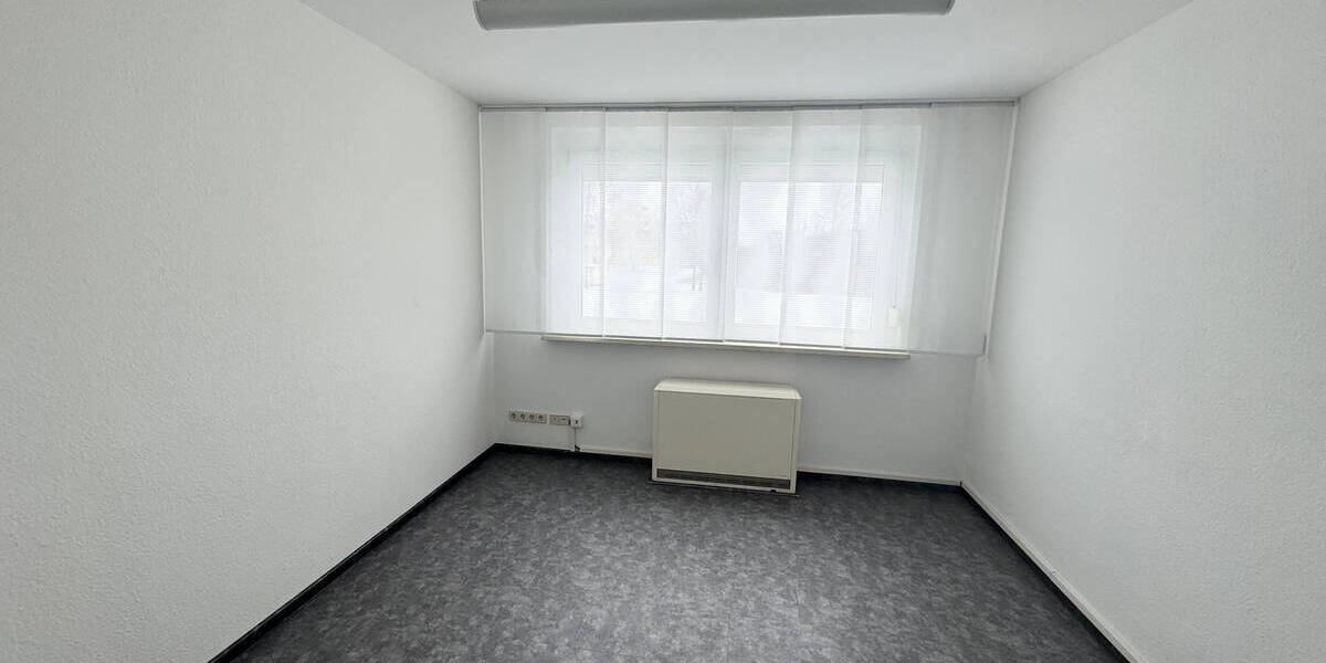 Gewerbeobjekt Grimma OT Dürrweitzschen Dürrweitzschen - 4 Zimmer, 80 m&sup2;, 400&euro; | Angebot:25682640