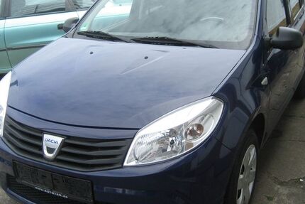 Dacia Sandero 98.000 km 2.990 &euro; Leipzig 04328