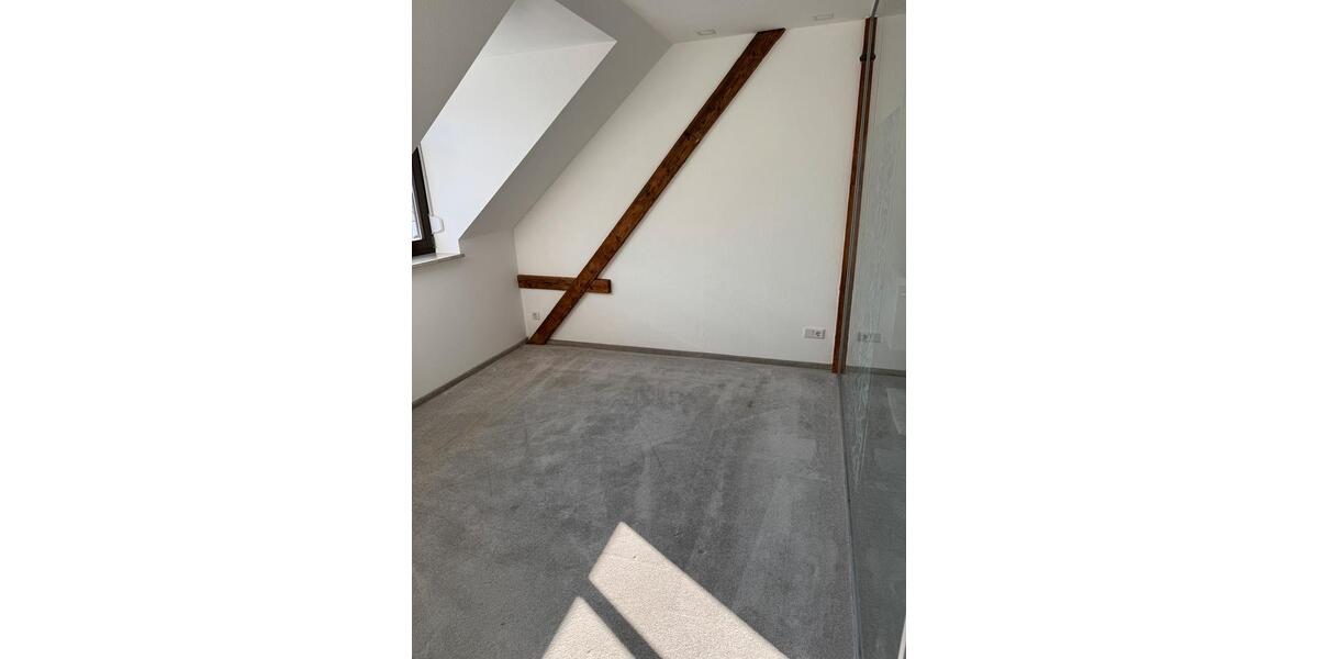 Dachgeschoßwohnung Grimma - 3 Zimmer, 88 m&sup2;, 850&euro; | Angebot:25408404